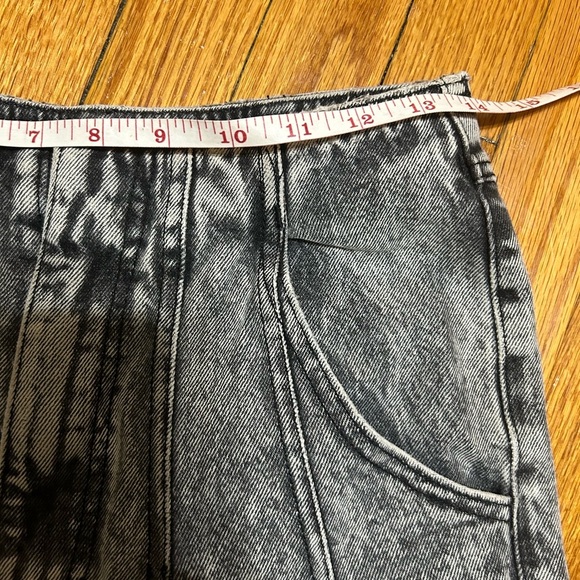 ASTR The Label Women's Petite Perfectly Pleated High Rise Straight Cropped Jean - Picture 7 of 10